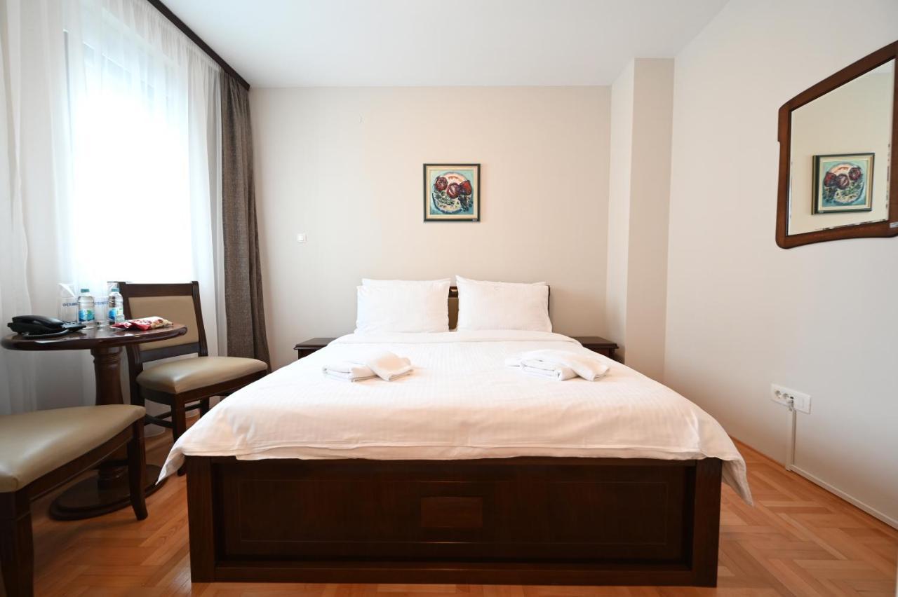 Hotel "Jkc Banja Luka" Eksteriør billede