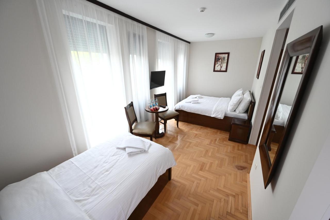 Hotel "Jkc Banja Luka" Eksteriør billede